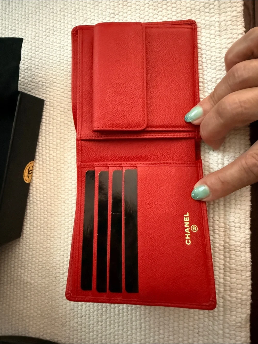 💎 Authentic Chanel Red Bifold Wallet – Excellent condition! 💎